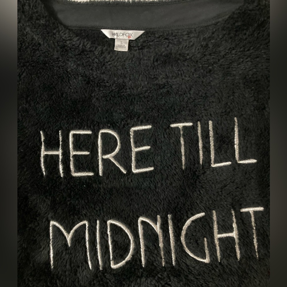 NWOT WildFox Women’s‎ Small Black Sherpa Sweatshirt